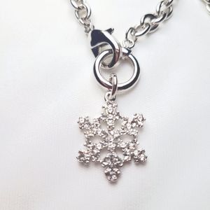 New! Stunning snowflake pendant crystal bracelet
